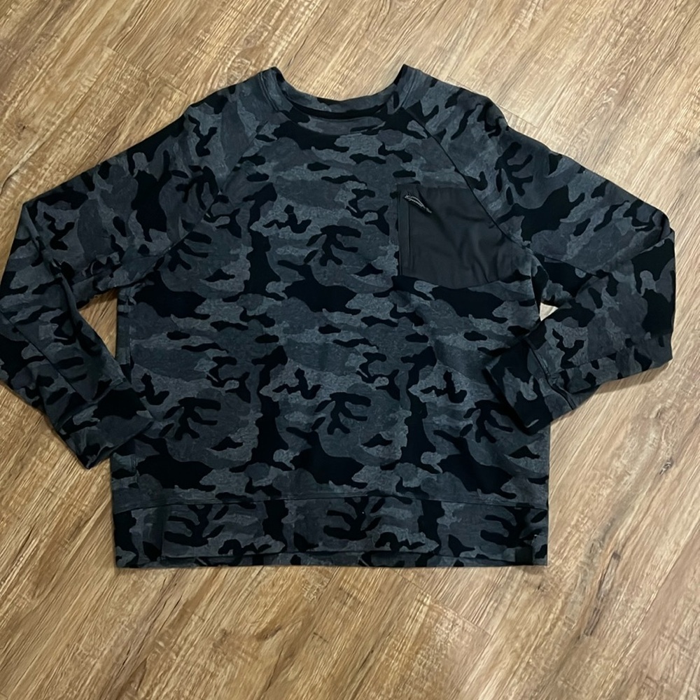Men’s Black Camo Crew Neck Lightweight Sweatshirt - Size XL